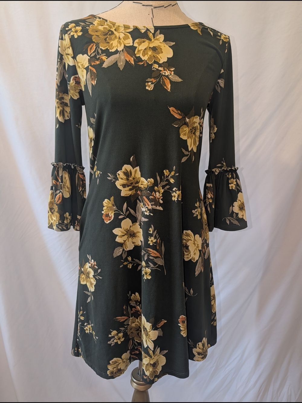Dark Green Floral Bell-Sleeve Dress Boat Neck travel stretch comfort knee length